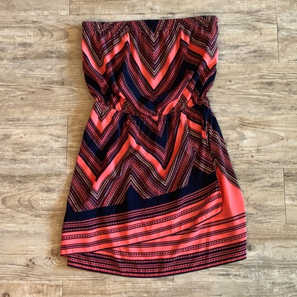 Express Dresses & Skirts - Express | Cute strapless dress💗